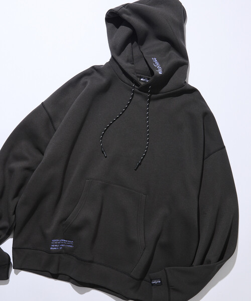 FREAK'S STORE（フリークスストア）の「限定展開 WILD THINGS×FREAK'S STORE/ワイルドシングス 別注 ビッグシルエット マルチプリントデザイン パーカー / フーディ（パーカー・メンズ・グレイッシュベージュ/ブラック/アッシュグレー/スミクロ・SMALL/MEDIUM/LARGE）」の18枚目の写真