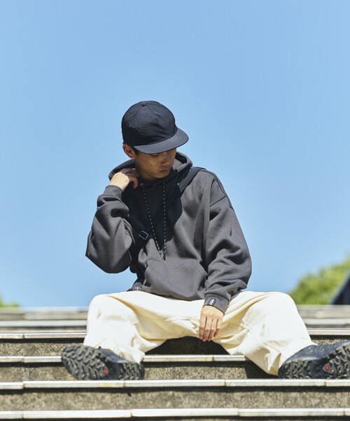 FREAK'S STORE（フリークスストア）の「限定展開 WILD THINGS×FREAK'S STORE/ワイルドシングス 別注 ビッグシルエット マルチプリントデザイン パーカー / フーディ（パーカー・メンズ・グレイッシュベージュ/ブラック/アッシュグレー/スミクロ・SMALL/MEDIUM/LARGE）」の11枚目の写真