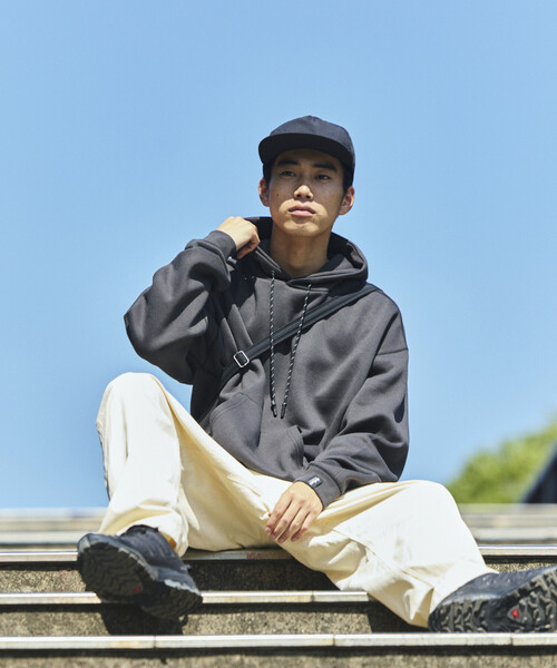 FREAK'S STORE（フリークスストア）の「限定展開 WILD THINGS×FREAK'S STORE/ワイルドシングス 別注 ビッグシルエット マルチプリントデザイン パーカー / フーディ（パーカー・メンズ・グレイッシュベージュ/ブラック/アッシュグレー/スミクロ・SMALL/MEDIUM/LARGE）」の12枚目の写真