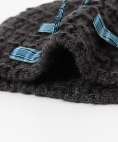 KBF(ケイビーエフ)の「チェックリボンニットビーニー(ニットキャップ/ビーニー・レディース・チャコールグレー/アイボリー・ONE)」の6枚目の写真