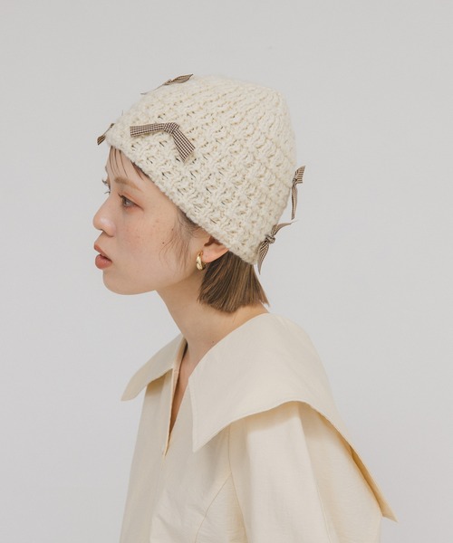 KBF(ケイビーエフ)の「チェックリボンニットビーニー(ニットキャップ/ビーニー・レディース・チャコールグレー/アイボリー・ONE)」の9枚目の写真