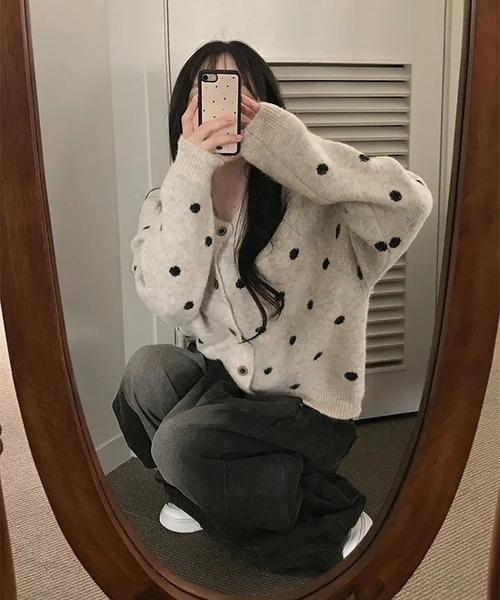 Doula Doula（ドゥーラドゥーラ）の「ドット柄クルーネックニットカーディガン（カーディガン/ボレロ・レディース・グレー/ブラウン/ベージュ・FREE）」の22枚目の写真