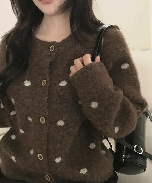 Doula Doula（ドゥーラドゥーラ）の「ドット柄クルーネックニットカーディガン（カーディガン/ボレロ・レディース・グレー/ブラウン/ベージュ・FREE）」の12枚目の写真