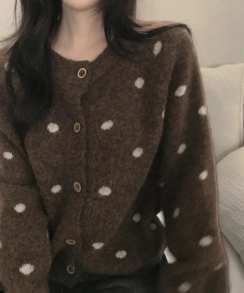 Doula Doula（ドゥーラドゥーラ）の「ドット柄クルーネックニットカーディガン（カーディガン/ボレロ・レディース・グレー/ブラウン/ベージュ・FREE）」の11枚目の写真