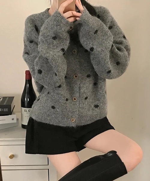 Doula Doula（ドゥーラドゥーラ）の「ドット柄クルーネックニットカーディガン（カーディガン/ボレロ・レディース・グレー/ブラウン/ベージュ・FREE）」の17枚目の写真