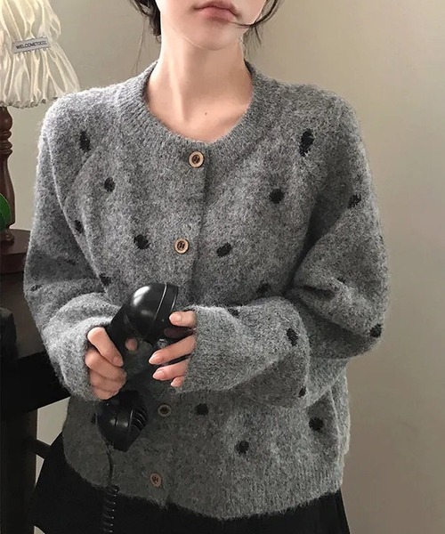 Doula Doula（ドゥーラドゥーラ）の「ドット柄クルーネックニットカーディガン（カーディガン/ボレロ・レディース・グレー/ブラウン/ベージュ・FREE）」の19枚目の写真