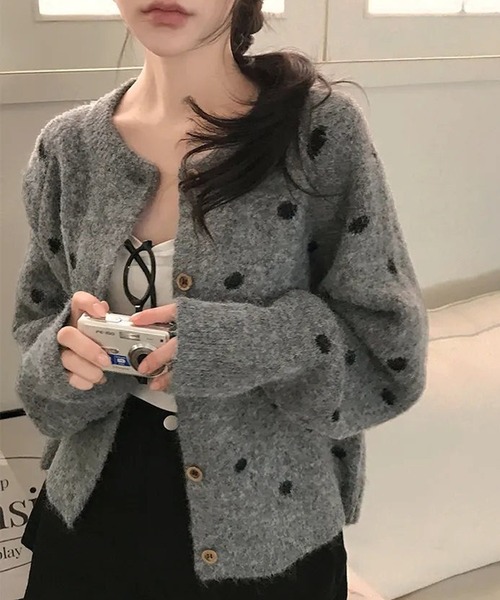 Doula Doula（ドゥーラドゥーラ）の「ドット柄クルーネックニットカーディガン（カーディガン/ボレロ・レディース・グレー/ブラウン/ベージュ・FREE）」の15枚目の写真