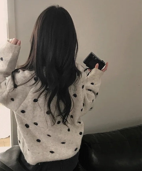 Doula Doula（ドゥーラドゥーラ）の「ドット柄クルーネックニットカーディガン（カーディガン/ボレロ・レディース・グレー/ブラウン/ベージュ・FREE）」の6枚目の写真