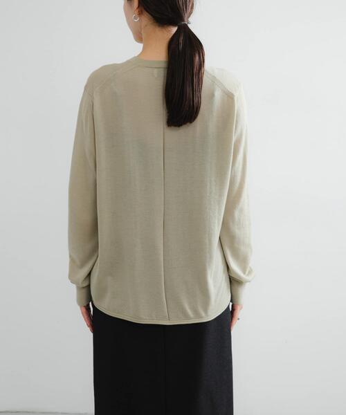 URBAN RESEARCH(アーバンリサーチ)の「new basic Lisse Cashmere crew knit(ニット/セーター・レディース・チャコールグレー/ベージュ系その他/ブルー系その他・FREE)」の11枚目の写真