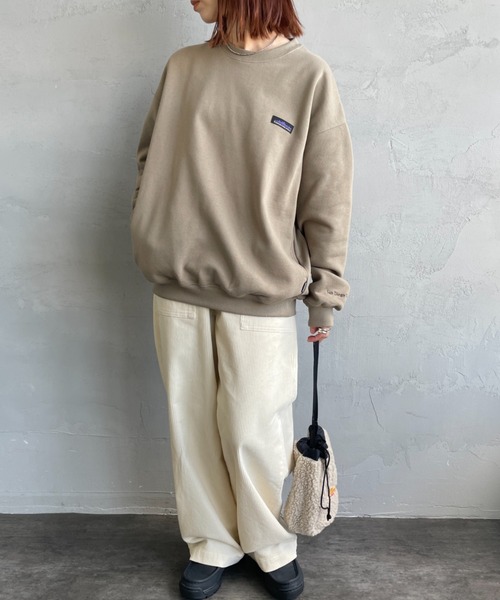 THOUSAND MILE（サウザンドマイル）の「[THOUSAND MILE/サウザンドマイル] 別注 ワンポイントロゴ クルーネックスウェット（スウェット・レディース・ブラック/ライトグレー/ベージュ/チャコールグレー・S/M/L/XL）」の20枚目の写真