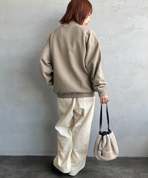 THOUSAND MILE（サウザンドマイル）の「[THOUSAND MILE/サウザンドマイル] 別注 ワンポイントロゴ クルーネックスウェット（スウェット・レディース・ブラック/ライトグレー/ベージュ/チャコールグレー・S/M/L/XL）」の22枚目の写真