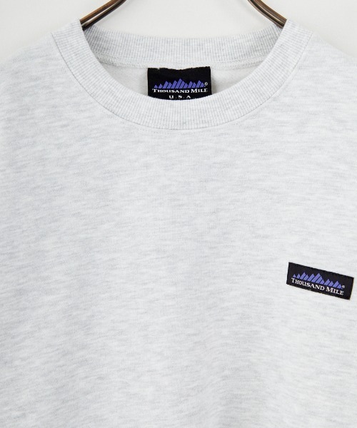 THOUSAND MILE（サウザンドマイル）の「[THOUSAND MILE/サウザンドマイル] 別注 ワンポイントロゴ クルーネックスウェット（スウェット・レディース・ブラック/ライトグレー/ベージュ/チャコールグレー・S/M/L/XL）」の7枚目の写真