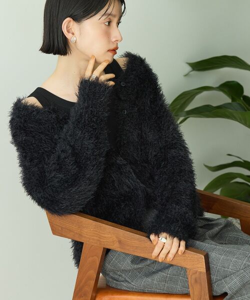 AMERICAN HOLIC（アメリカンホリック）の「シャギーニットクルーネックカーディガン（カーディガン/ボレロ・レディース・モカ/ホワイト系その他2/ピンク/グレイッシュベージュ/ブルーグリーン/ブラック・M/L）」の7枚目の写真