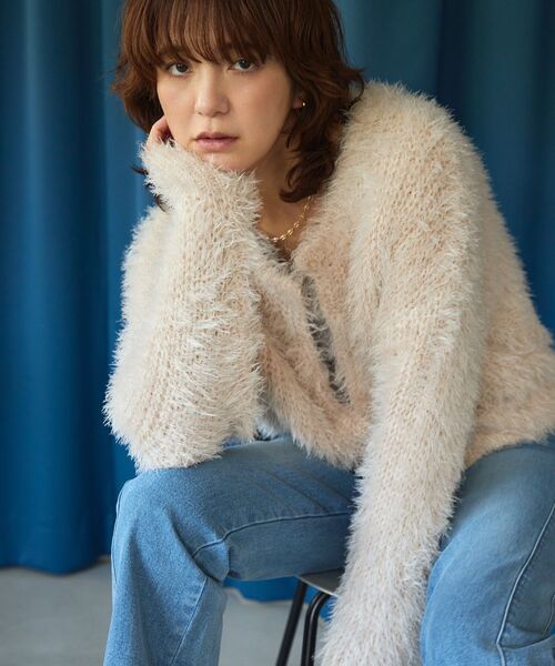 AMERICAN HOLIC（アメリカンホリック）の「シャギーニットクルーネックカーディガン（カーディガン/ボレロ・レディース・モカ/ホワイト系その他2/ピンク/グレイッシュベージュ/ブルーグリーン/ブラック・M/L）」の8枚目の写真