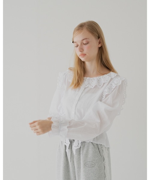 April Jane（エイプリルジェーン）の「ヴィンテージレースブラウス