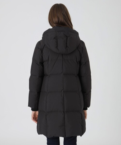 BLUE LABEL CRESTBRIDGE(ブルーレーベルクレストブリッジ)の「ハイマルチピーチタフタロングダウンコート(ダウンジャケット/コート・レディース・ブラック/ベージュ/ダークネイビー・36/38/40)」の10枚目の写真