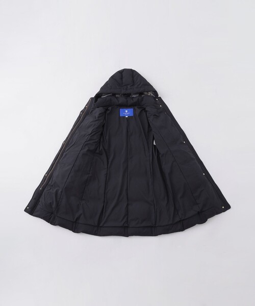 BLUE LABEL CRESTBRIDGE（ブルーレーベルクレストブリッジ）の「ハイマルチピーチタフタロングダウンコート（ダウンジャケット/コート・レディース・ブラック/ベージュ/ダークネイビー・36/38/40）」の16枚目の写真