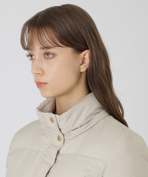 BLUE LABEL CRESTBRIDGE(ブルーレーベルクレストブリッジ)の「ハイマルチピーチタフタロングダウンコート(ダウンジャケット/コート・レディース・ブラック/ベージュ/ダークネイビー・36/38/40)」の18枚目の写真