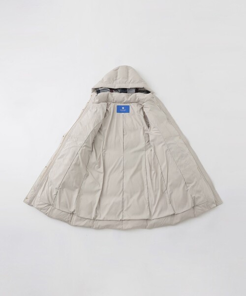 BLUE LABEL CRESTBRIDGE(ブルーレーベルクレストブリッジ)の「ハイマルチピーチタフタロングダウンコート(ダウンジャケット/コート・レディース・ブラック/ベージュ/ダークネイビー・36/38/40)」の19枚目の写真