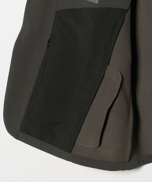 UNITED ARROWS（ユナイテッドアローズ）の「PERTEX バックブラッシュド シングル2ボタン テーラードジャケット UA COZY ウォッシャブル 2WAYストレッチ はっ水（テーラードジャケット・メンズ・ダークグリーン/ブラック・S/M/XL/XXL/L）」の14枚目の写真