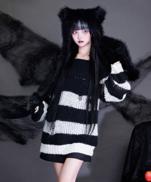 NIBBLE POISON(ニブルポイズン)の「ボーダーオフショルニットプルオーバー(ニット/セーター・レディース・ホワイト/ブルー/ワイン・MEDIUM)」の1枚目の写真