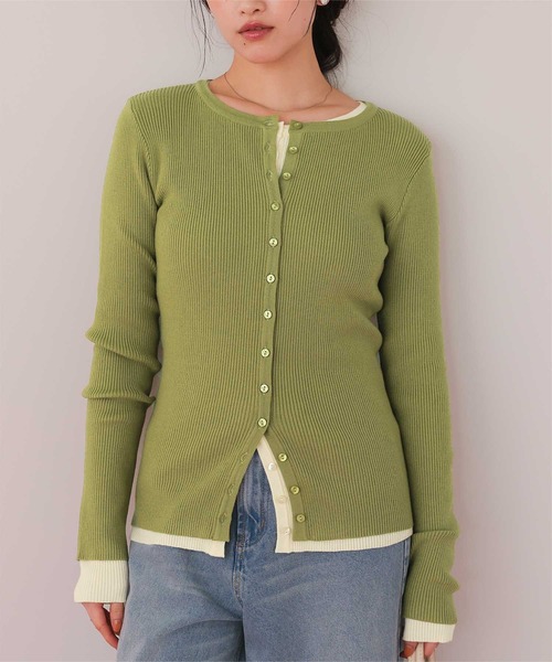 titivate(ティティベイト)の「メニー釦リブニットカーディガン(カーディガン/ボレロ・レディース・ダークグレー/ブルー/グリーン/ブラウン/ピンク/アイボリー・S/M/L)」の4枚目の写真