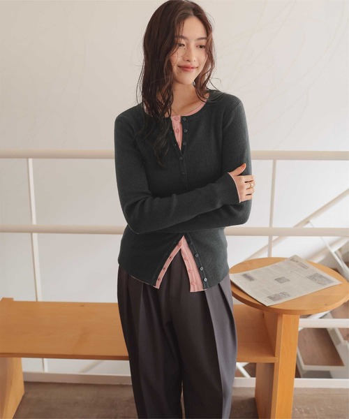 titivate(ティティベイト)の「メニー釦リブニットカーディガン(カーディガン/ボレロ・レディース・ダークグレー/ブルー/グリーン/ブラウン/ピンク/アイボリー・S/M/L)」の15枚目の写真