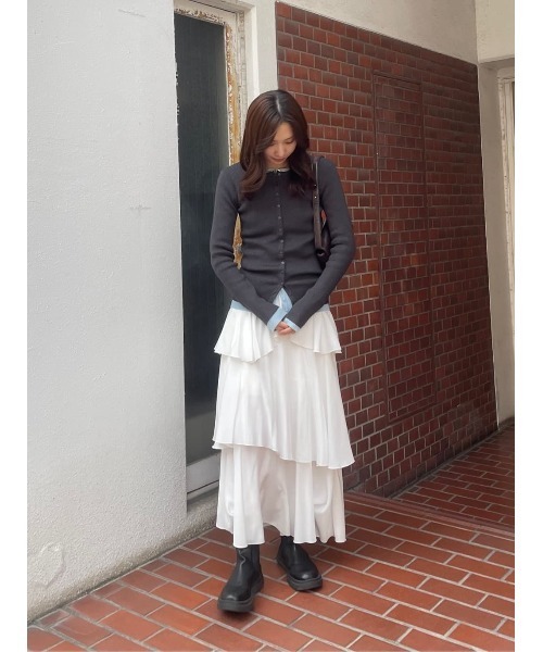 titivate(ティティベイト)の「メニー釦リブニットカーディガン(カーディガン/ボレロ・レディース・ダークグレー/ブルー/グリーン/ブラウン/ピンク/アイボリー・S/M/L)」の8枚目の写真