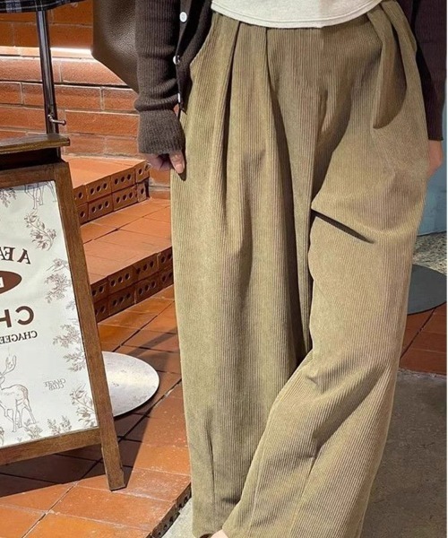 SallyLunn(サリーラン)の「コーデュロイワイドタックパンツ(その他パンツ・レディース・ベージュ/ホワイト・L/M)」の6枚目の写真