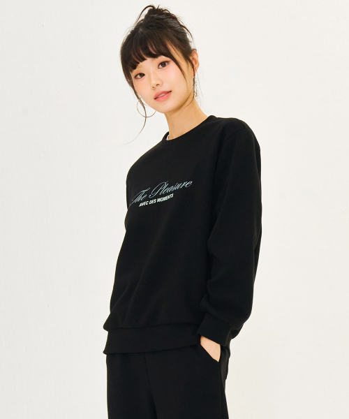 CHASECULT(チェイスカルト)の「女性レタリングマンツーマン-ブラック(スウェット・レディース・ブラック・90/85)」の2枚目の写真