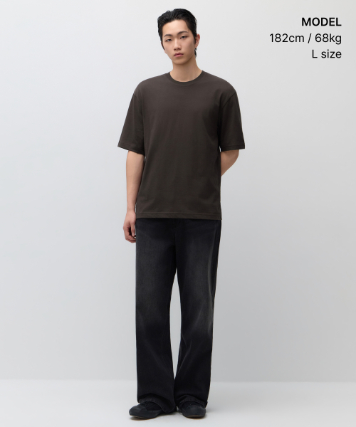 MUSINSA STANDARD（ムシンサスタンダード）の「[クールタンダード] リラックスフィットクルーネックTシャツ [ダークブラウン]（Tシャツ/カットソー・メンズ・その他・MEDIUM/LARGE/X-LARGE/XX-LARGE/XXX-LARGE/SMALL）」の2枚目の写真