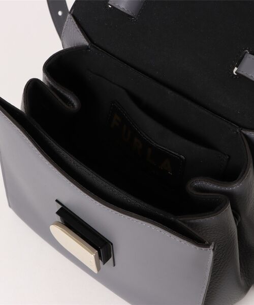 FURLA（フルラ）の「フルラ エマ ハンドバッグ ミニ（ハンドバッグ・レディース・チャコールグレー/モーブ系・ONE SIZE）」の13枚目の写真
