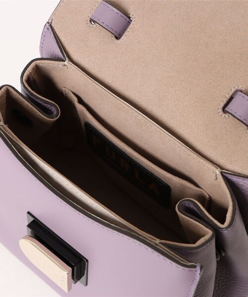 FURLA（フルラ）の「フルラ エマ ハンドバッグ ミニ（ハンドバッグ・レディース・チャコールグレー/モーブ系・ONE SIZE）」の14枚目の写真