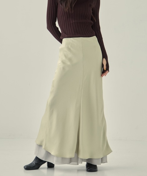 STUDIOUS(ステュディオス)の「【STUDIOUS/ステュディオス】LAYERED SATIN MERMAID SKIRT/レイヤードサテンマーメイドスカート(スカート・レディース・ベージュ/ダークグレー・1/2)」の1枚目の写真