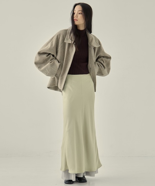 STUDIOUS(ステュディオス)の「【STUDIOUS/ステュディオス】LAYERED SATIN MERMAID SKIRT/レイヤードサテンマーメイドスカート(スカート・レディース・ベージュ/ダークグレー・1/2)」の14枚目の写真