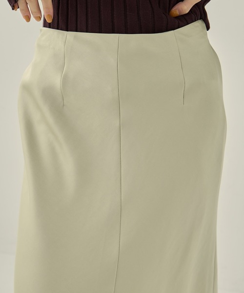 STUDIOUS(ステュディオス)の「【STUDIOUS/ステュディオス】LAYERED SATIN MERMAID SKIRT/レイヤードサテンマーメイドスカート(スカート・レディース・ベージュ/ダークグレー・1/2)」の20枚目の写真