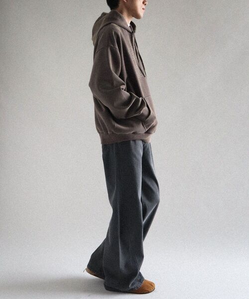 CRAFT STANDARD BOUTIQUE（クラフトスタンダードブティック）の「スノーウォッシュボンディング裏毛カレッジパーカー（パーカー・メンズ・ブラウン/ブラック/グレイッシュベージュ・M/L/XL）」の6枚目の写真