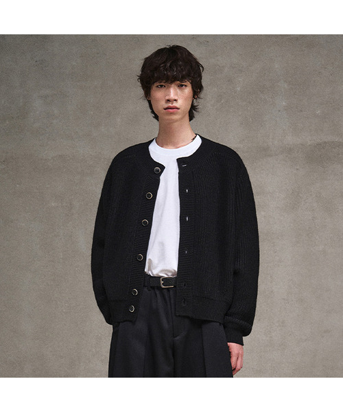 LMOOD（エルムード）の「ニュープレップウールクルーネックカーディガン ( 2 COLOR )（カーディガン/ボレロ・レディース・ライトグレー/ブラック・44/48/46）」の2枚目の写真