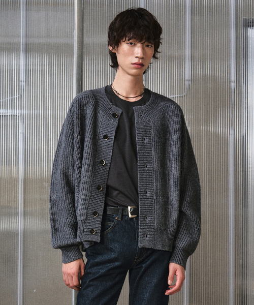 LMOOD（エルムード）の「ニュープレップウールクルーネックカーディガン ( 2 COLOR )（カーディガン/ボレロ・レディース・ライトグレー/ブラック・44/48/46）」の3枚目の写真