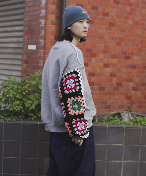 DISCOVERED(ディスカバード)の「DISCOVERED / ディスカバード CROCHET SLEEVE SWEAT(スウェット・メンズ・ホワイト/ブラック/グレー・3)」の11枚目の写真