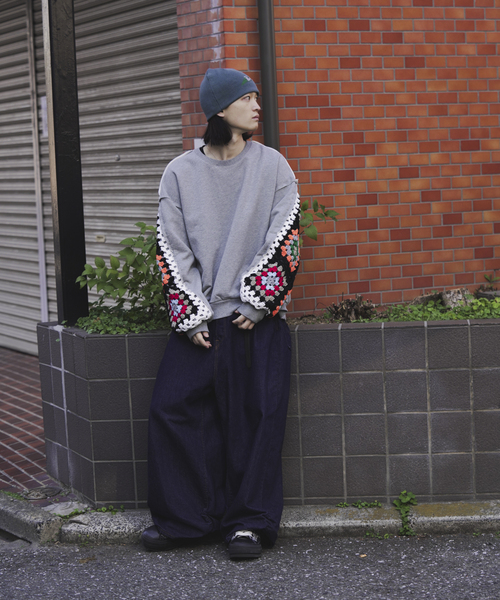 DISCOVERED(ディスカバード)の「DISCOVERED / ディスカバード CROCHET SLEEVE SWEAT(スウェット・メンズ・ホワイト/ブラック/グレー・3)」の16枚目の写真