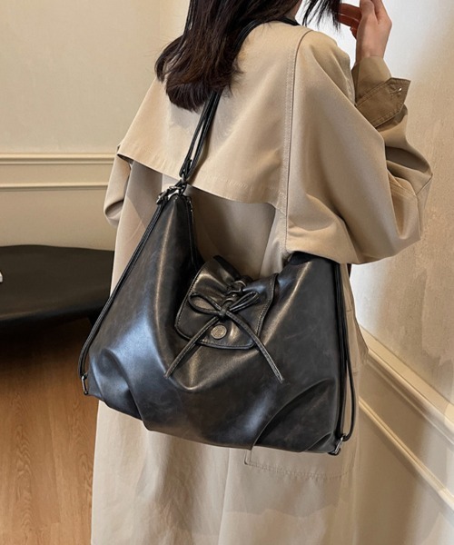 ONEP STAR(ワンピスター)の「巾着型フェイクレザーショルダーバッグ(ショルダーバッグ・レディース・ブラック/ダークブラウン/ブラウン・FREE)」の18枚目の写真