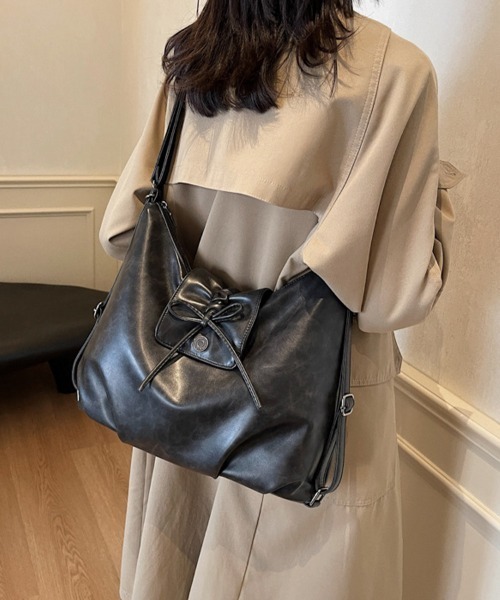 ONEP STAR(ワンピスター)の「巾着型フェイクレザーショルダーバッグ(ショルダーバッグ・レディース・ブラック/ダークブラウン/ブラウン・FREE)」の17枚目の写真