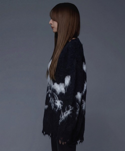 .KOM(ドットコム)の「『.KOM/ドットケーオーエム』デザインニット【GC】(ニット/セーター・レディース・ホワイト/ブラック・FREE)」の4枚目の写真
