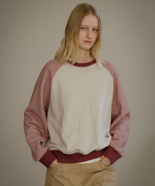 KNOWNBETTER（ノウンベター）の「Coloring melange reglan MTM [KNFW04TS06]_[2color]（スウェット・レディース・ネイビー/バーガンディー・FREE）」の3枚目の写真