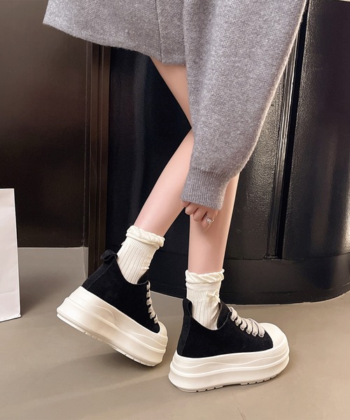 Lace Ladies(レースレディース)の「配色 スエードタッチ 厚底 フラット スニーカー(スニーカー・レディース・ブラック/ベージュ・22.5cm/23cm/23.5cm/24cm/24.5cm/25cm)」の4枚目の写真