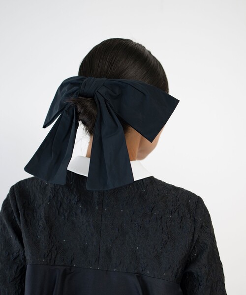 IRIS47（イリスフォーセブン）の「＜AYA KANEKO×IRIS 47×UNITED ARROWS＞ビッグ リボン クリップ（バレッタ/ヘアクリップ・レディース・ブラック/ネイビー・FREE）」の12枚目の写真