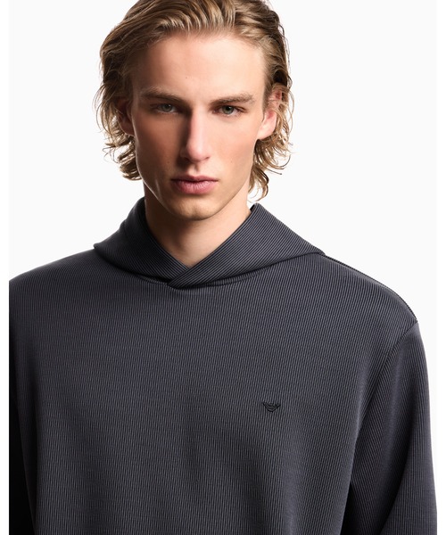 EMPORIO ARMANI（エンポリオアルマーニ）の「【エンポリオ アルマーニ】フード付きスウェットシャツ プレーティング風グログラン（スウェット・メンズ・チャコールグレー・X-LARGE/SMALL/MEDIUM/LARGE）」の3枚目の写真