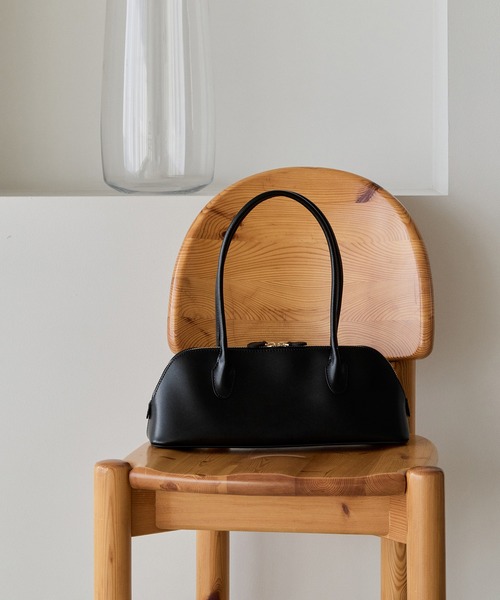 ADAM ET ROPE'（アダムエロペ）の「スプリットレザーラウンドボストン（ボストンバッグ・レディース・ブラウン/ブラック・FREE）」の2枚目の写真