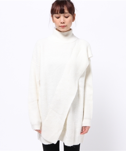 OUTLET（アウトレット）の「【WHO'S WHO gallery】AMスラッシュデザインニット（ニット/セーター・レディース・チャコールグレー/オフホワイト/ベージュ・FREE）」の4枚目の写真